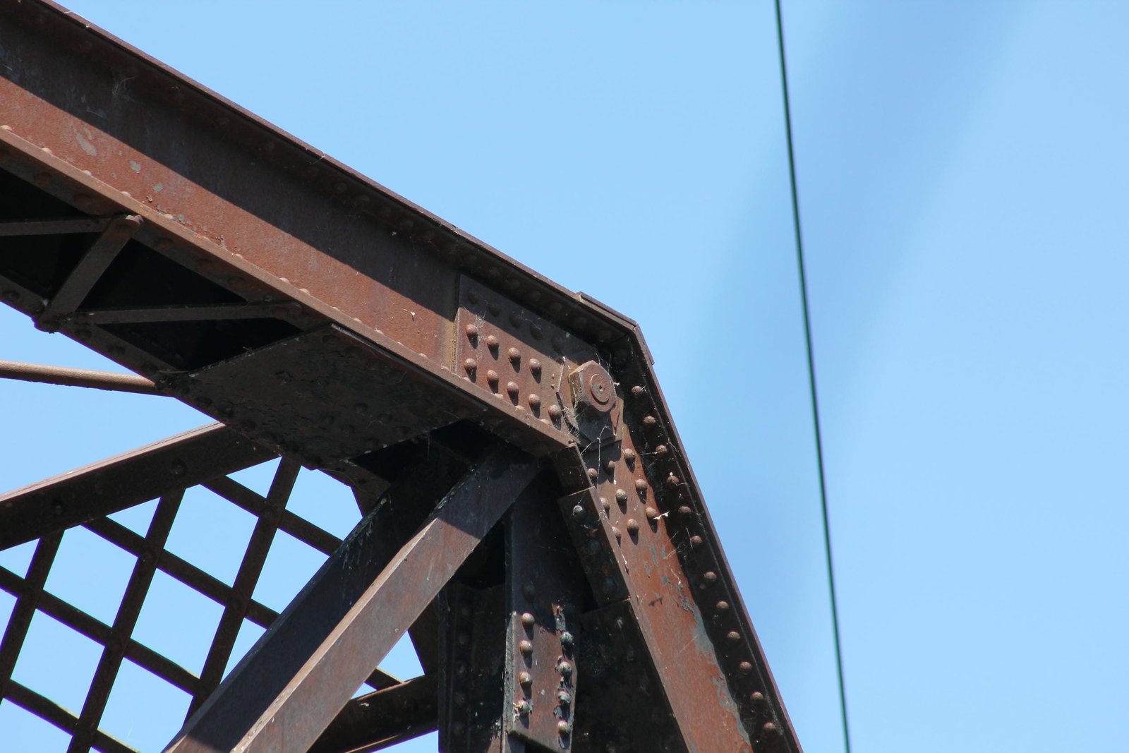 Upper angle connection, south span (span #1)